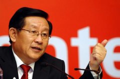 <b>万钢：政府推动新能源汽车发展上可圈可点</b>