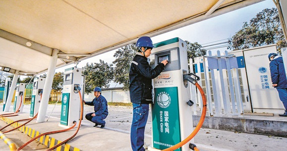 <b>河南省洛阳市今年将建成1000个电动汽车充电桩</b>
