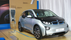 <b>宝马：腾出10亿欧元用于新能源汽车的用意</b>
