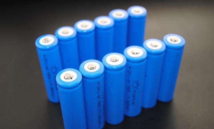 锂电池售价跌幅超预期 成飞集成2017年预计亏