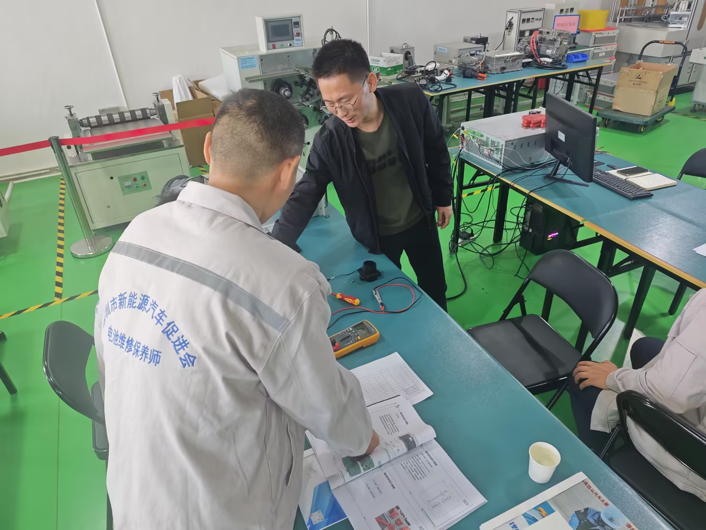 ���ά�ޱ���ʦ˫֤��ҵ�࣬��ְҵת�Ͳ�����ã