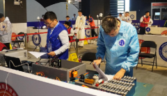 �������Σ��ڶ���ȫ�������ҵְҵ���ܾ������װ�乤����˳���չ�