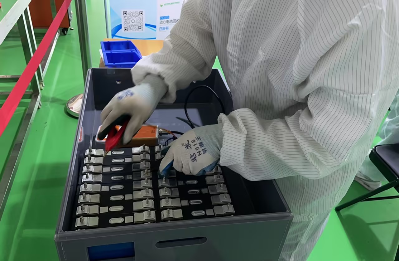 <b>��У����ֱ�ӱ���������Դ���רҵѧ��������������칤��ʦ������ʱ</b>